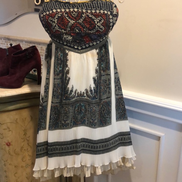 Anthropology embroidered dress - Picture 2 of 8
